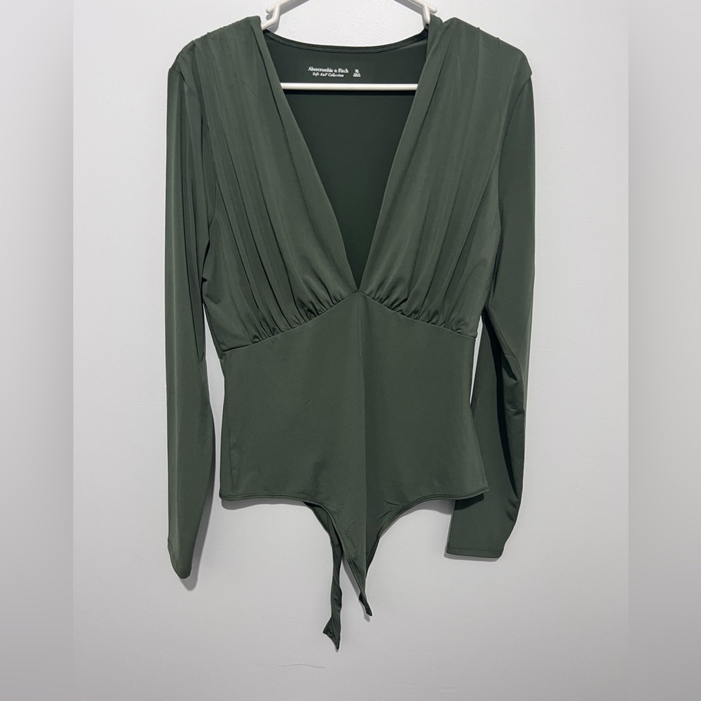 Abercrombie & Fitch V-neck Long sleeve Bodysuit NWT